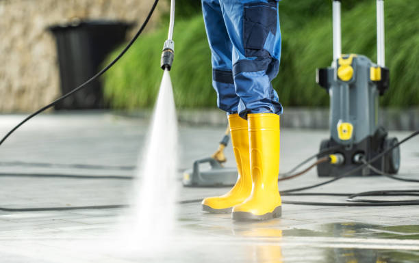 Why Choose Our Certified Pressure Washing Experts for Your Project Needs in Weedpatch, CA?